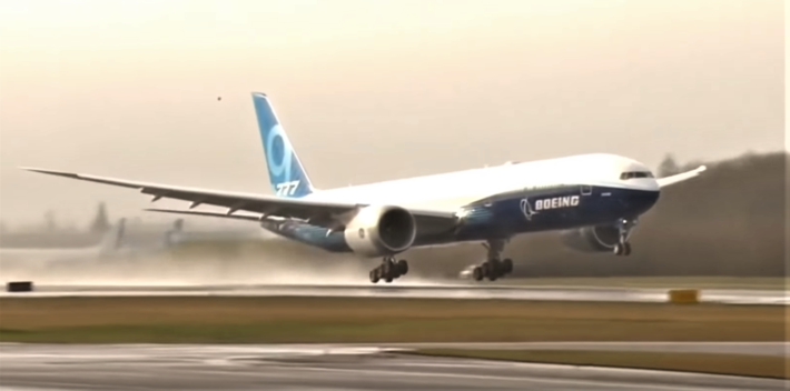 Boeing 777X tar av for sine første tur i luften. Klipp fra Boeing-video.